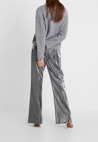 DRYKORN Sweter