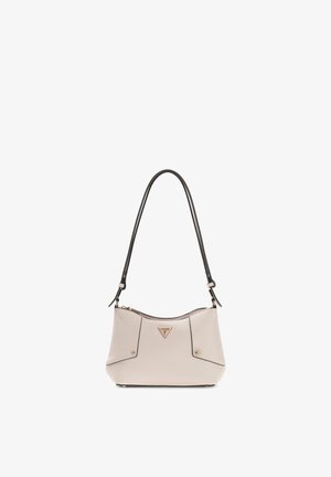 Beige Leder-Schultertasche mit schwarzem verstellbarem Schultergurt, goldenem Logosymbol vorne und kleinen goldenen Knopfdetails.