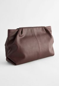 Next OVERSIZED - REGULAR FIT - Pisemska torbica - berry red