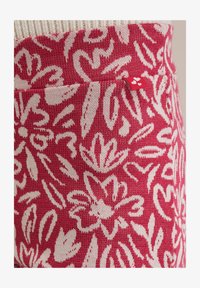 Non selezionato, pink