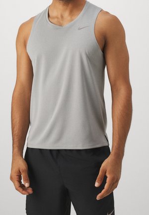 Top - mottled grey