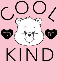 Vit tecknad björns ansikte med svarta konturer på en rosa bakgrund, tillsammans med stor svart text: "COOLT ATT VARA SNÄLL," med hjärtan som dekoration.