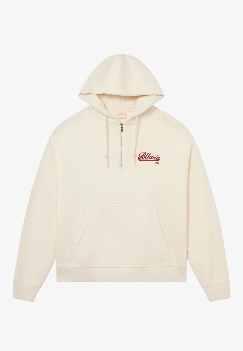 Hoodie i krämfärgad tyg, med kvartdragkedja, framficka och röd brodyr "Blkrs NY" på bröstet.