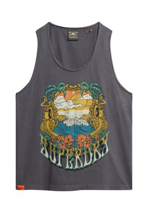Grijze tanktop met een kleurrafische afbeelding van palmbomen, golven en bloemenelementen, met de tekst "Superdry" in vette letters aan de onderkant.