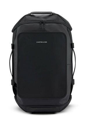 Sac à dos rectangulaire noir avec une poignée supérieure et des sangles latérales, avec le logo Kapten & Son sur la poche avant.