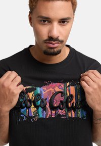 Carlo Colucci Print T-shirt - black
