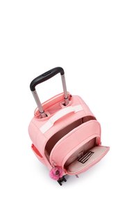 Zaino rosa con ruote, impugnatura telescopica, tasca anteriore e dettaglio in peluche. Tessuto liscio con un ampio interno e chiusura a zip.