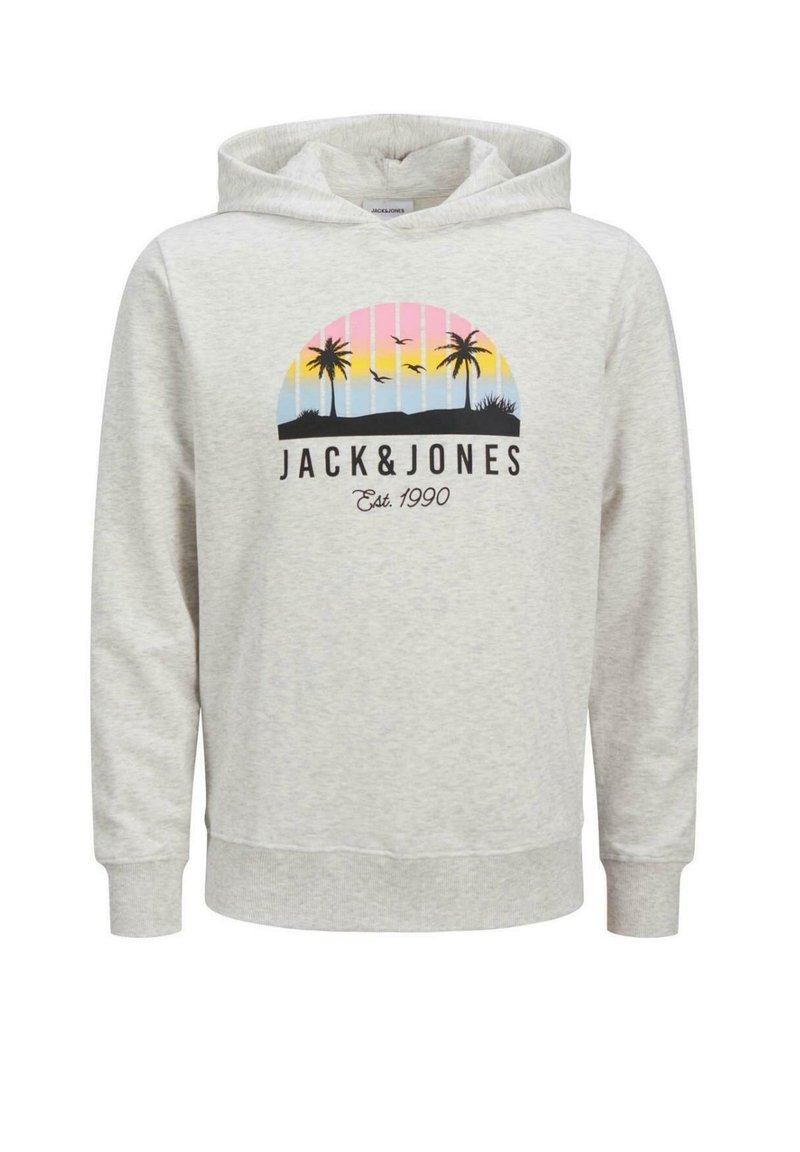 Sudadera con capucha gris claro, hecha de una tela suave, que presenta un gráfico de un atardecer con palmeras y el texto "JACK&JONES Est. 1990."