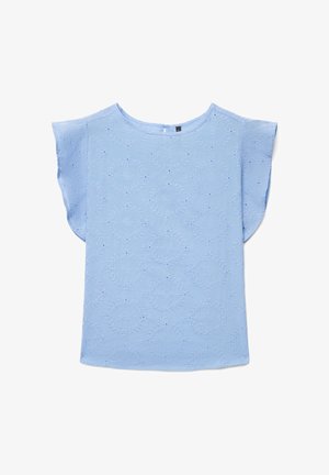 Blouse bleu clair à manches courtes avec broderie florale ajourée, manches volantées, encolure ronde et fermeture à boutons dans le dos.