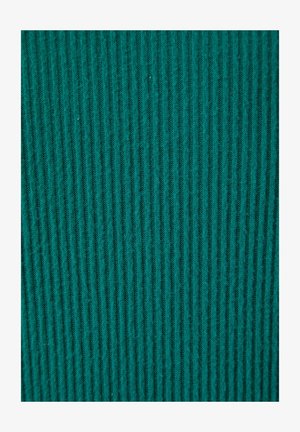 Textura acanalada vertical en tela de color verde azulado oscuro, mostrando líneas estrechas elevadas consistentes y superficie de material suave.