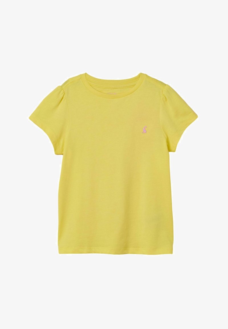 T-shirt jaune à manches courtes avec encolure ronde, épaules légèrement bouffantes et petit logo rose brodé sur le côté gauche de la poitrine.