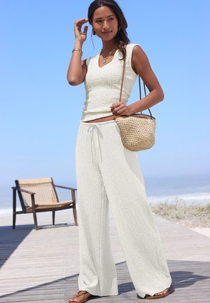 LASCANA, LASCANA SCHLUPFHOSE - Pantalones - creme