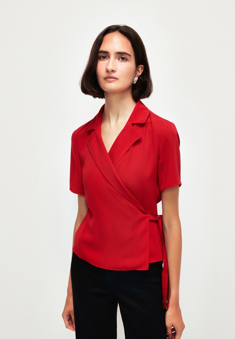 adL SHORT SLEEVE FRONT TIE - Blouse - red