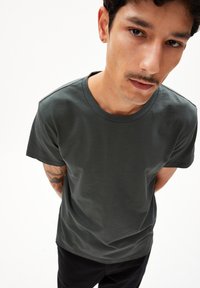 ARMEDANGELS JAAMEL STRUCTURE - T-shirt basic - space steel