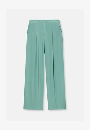 Wijde broek in licht mintgroen, gemaakt van een gladde stof. Kenmerken zijn onder andere een knoopsluiting aan de voorkant, twee zijzakken en geplooide details.