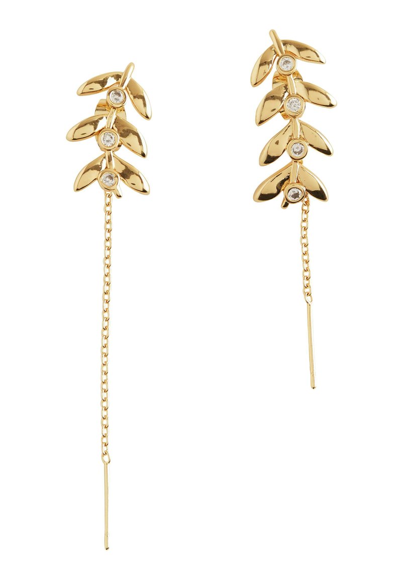 Zlati uhani z oblikami listov, ki vsebujejo okrogle prozorne kamne in nežne verižne detajle, kar ustvarja padajoč videz.