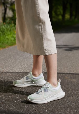BIOM 2.2 W - Trainers - matcha shadow white shadow white