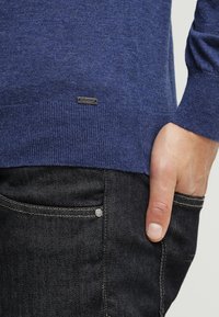 OLYMP Level Five Strickpullover - blau