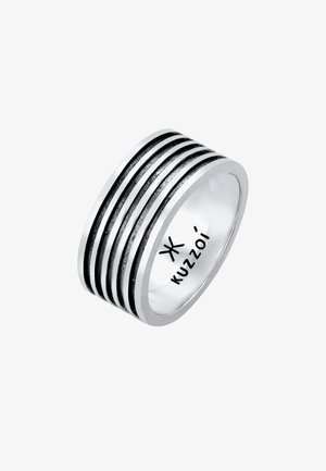 Silberner Ring mit drei horizontalen schwarzen Streifen, einer glatten, polierten Oberfläche und einem eingravierten Logo auf der Innenseite des Rings.