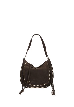 Sac à bandoulière en cuir marron foncé avec des clous argentés soulignant le rabat avant et des franges sur les côtés, équipé d'une bandoulière réglable et d'une boucle.
