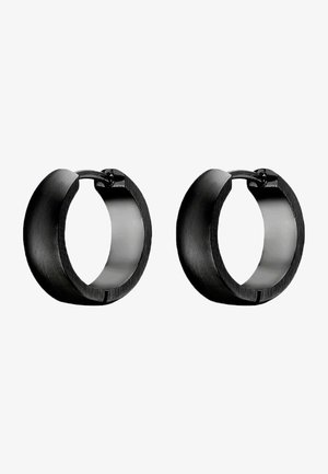 Paire de boucles d'oreilles anneaux en métal noir à finition mate avec un design incurvé, semi-épais et fermoir à charnière.