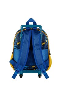 Karactermania CAPTAIN AMERICA FIRST SMALL 3D RUCKSACK WITH WHEELS - Trolley - Batman blue