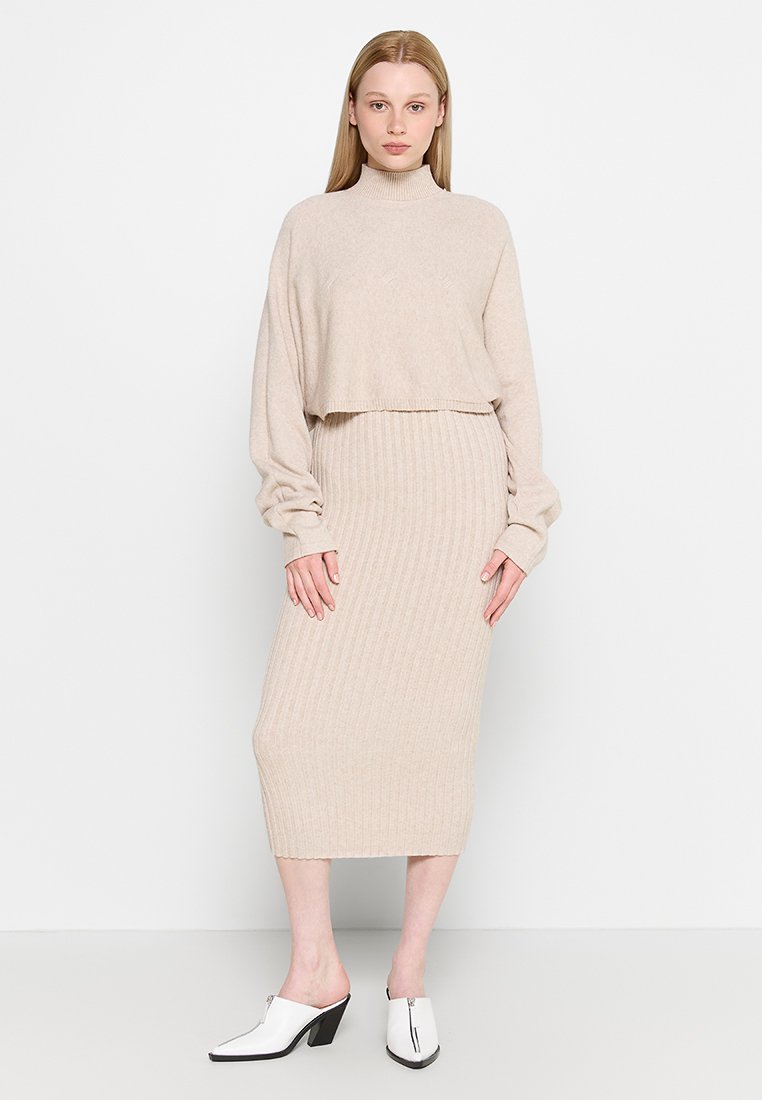 Apart Gebreide jurk beige