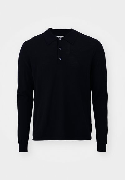 Langarm-Poloshirt in Dunkelblau, gefertigt aus feinem Strickstoff. Es verfügt über einen Kragen, eine Drei-Knopf-Leiste und gerippte Bündchen.