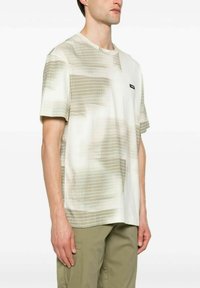 Calvin Klein DIFFUSED GRID AOP - T-shirt con stampa - beige khaki