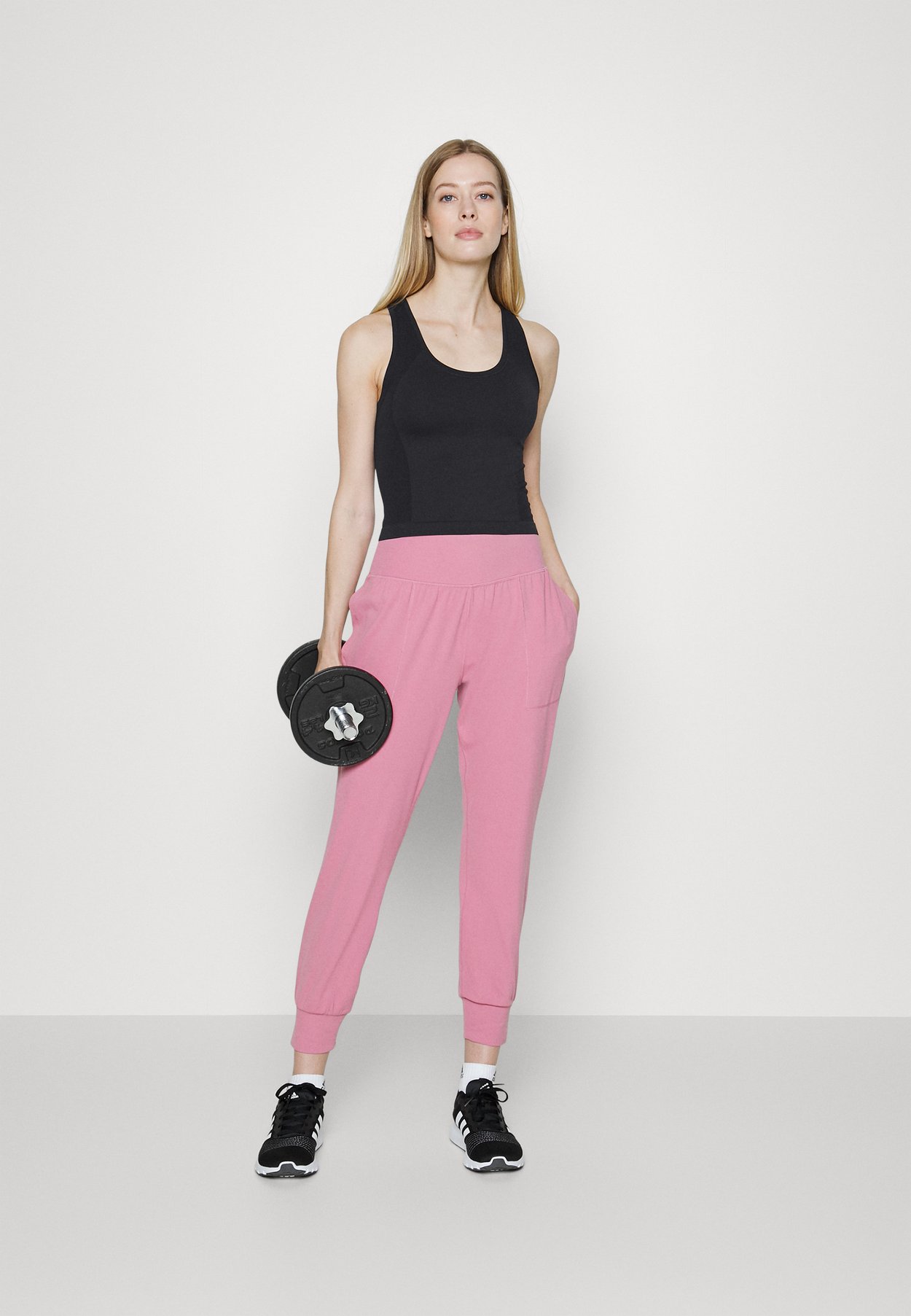 ATHLETE CROP SEAMLESS WORKOUT TANK