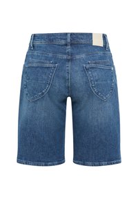 Shorts in denim di colore blu scuro, taglio classico, con due tasche posteriori a cucitura curvata e etichetta in vita semplice.