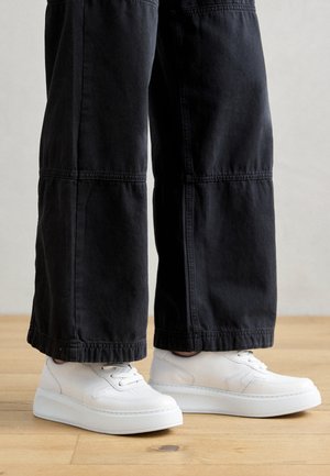 Baskets basses - weiss