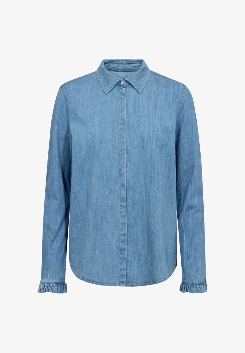 Lichtblauw denim shirt met lange mouwen, verborgen knopen aan de voorkant, puntige kraag en gerimpelde manchetten aan de mouwen.