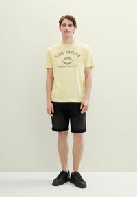 TOM TAILOR LOGO  - Marškinėliai su spaudiniu - light yellow
