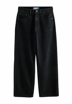 Schwarze Jeans mit geradem Bein, vorderem Knopf- und Reißverschluss, Gürtelschlaufen und Fünf-Taschen-Stil auf weißem Hintergrund.