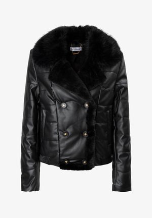 Sort faux læderjakke med dobbeltbrystet design, plysssort pelskrave, gyldne knapdetaljer og kviltet tekstur overalt.