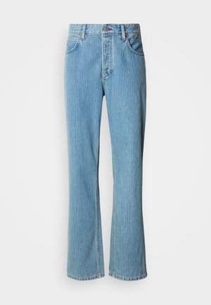 Jeans svasati in denim azzurro chiaro con vita alta, righe verticali e design a cinque tasche con chiusura frontale a bottoni.