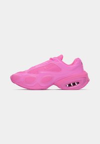 Unselected, pink spell/pink glow