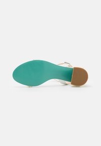 Blue by Betsey Johnson TINA - Sandali - ivory