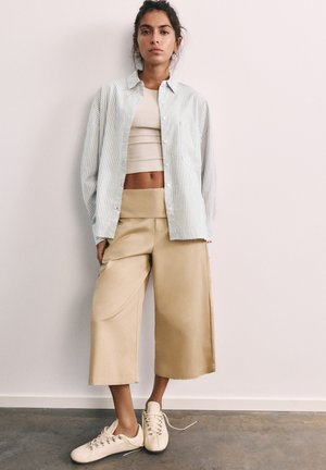 PULL&BEAR, STRIPED LONG SLEEVE WITH POCKET AND EMBROIDERY - SHIRT - Chemisier - light blue