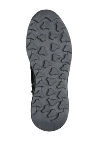 Suola di scarpa in gomma nera con un motivo di battistrada robusto e forme rialzate per una maggiore trazione. Superficie testurizzata e accenti rinforzati visibili.