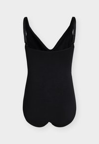 Μαύρο ολόσωμο μαγιό με ρυθμιζόμενους ιμάντες ώμων και ντεκολτέ με χαμηλή πλάτη, απλωμένο επίπεδα σε λευκό φόντο.