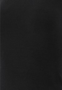 Whistler Top - zwart