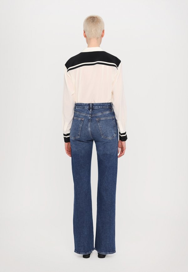 THE ARROW - Flared Jeans4