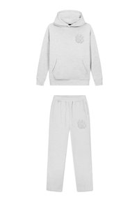 Lichtgrijze hoodie en bijpassende sweatpants met frontzakken en een subtiele geborduurde logo op de linkerborst en dij.