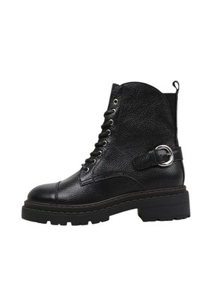 Bottines en cuir noir avec une finition texturée, bout rond, fermeture à lacets à l'avant, sangle de cheville avec une quincaillerie circulaire et semelle en caoutchouc épaisse.