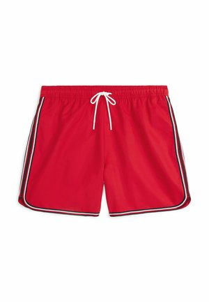 Czerwone kąpielówki z wiązanym pasem, z czarnymi i białymi paskami po bokach oraz gładką, lekką teksturą.