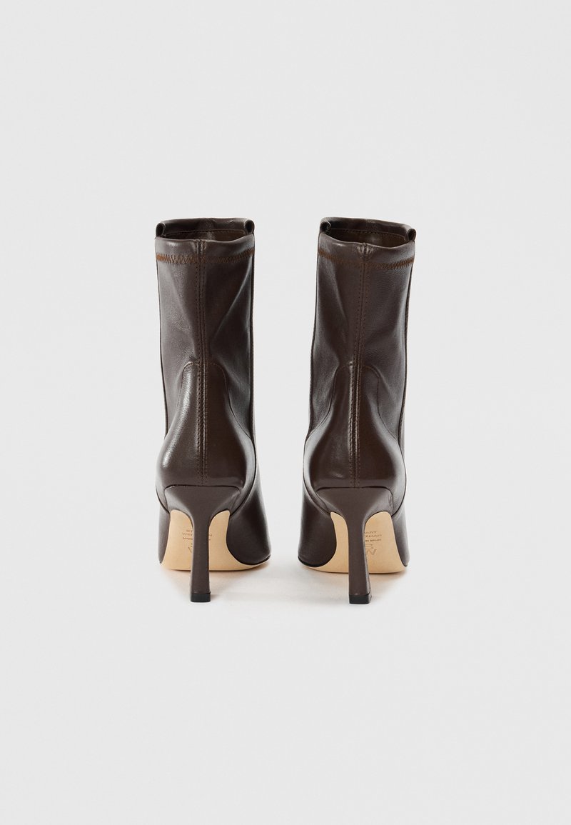 Escarpins Stuart Weitzman - Talons Cuir Marron, Taille US 7,5, Talon Ultra Haut Stiletto