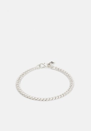 Bracciale in argento con anelli attorcigliati, dotato di un sicuro gancio a molla. Texture liscia con una finitura lucida.