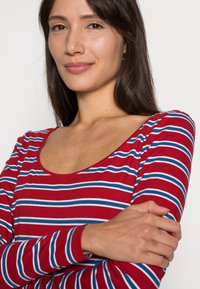 Esprit Camisola de manga comprida - red